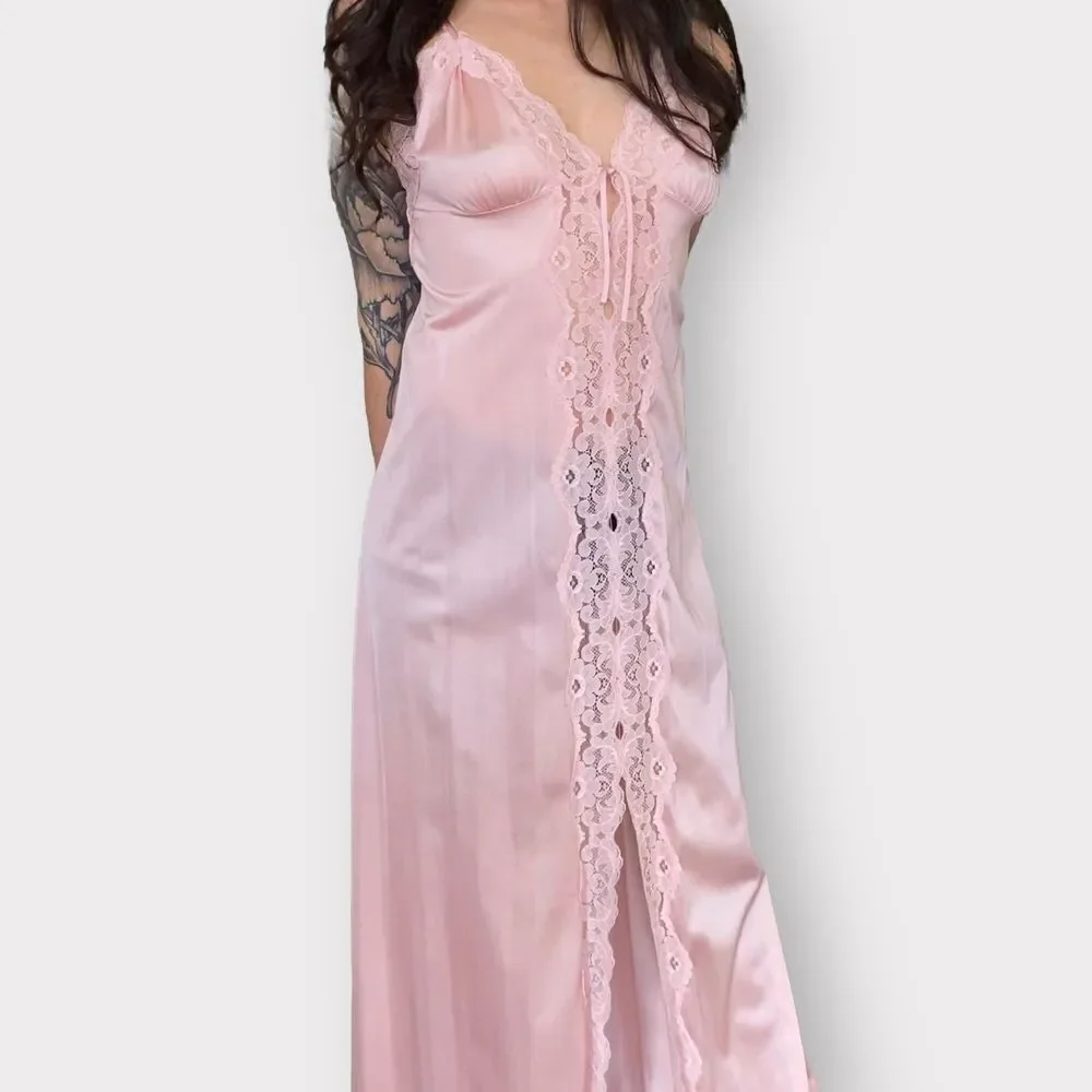 70’s Pastel Pink Lace Detailed Robe & Nightgown by Tom Bezduda for Barad Co. - Picture 5 of 13